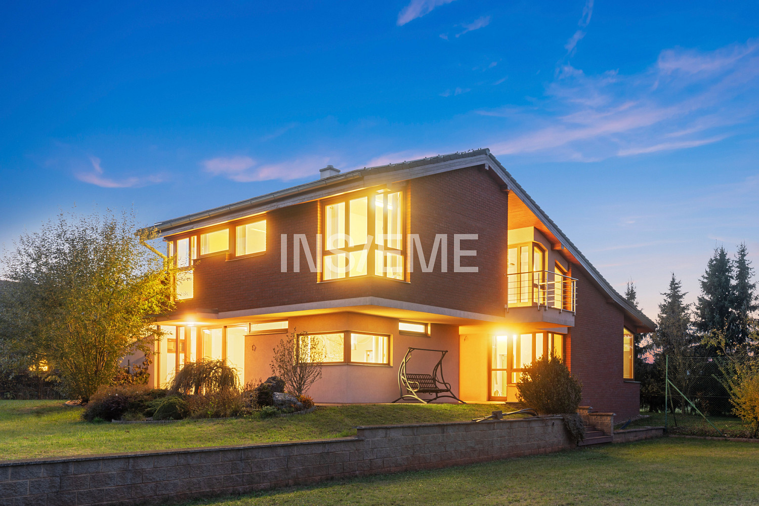 Prodej domu 329 m² s pozemkem 2 002 m²