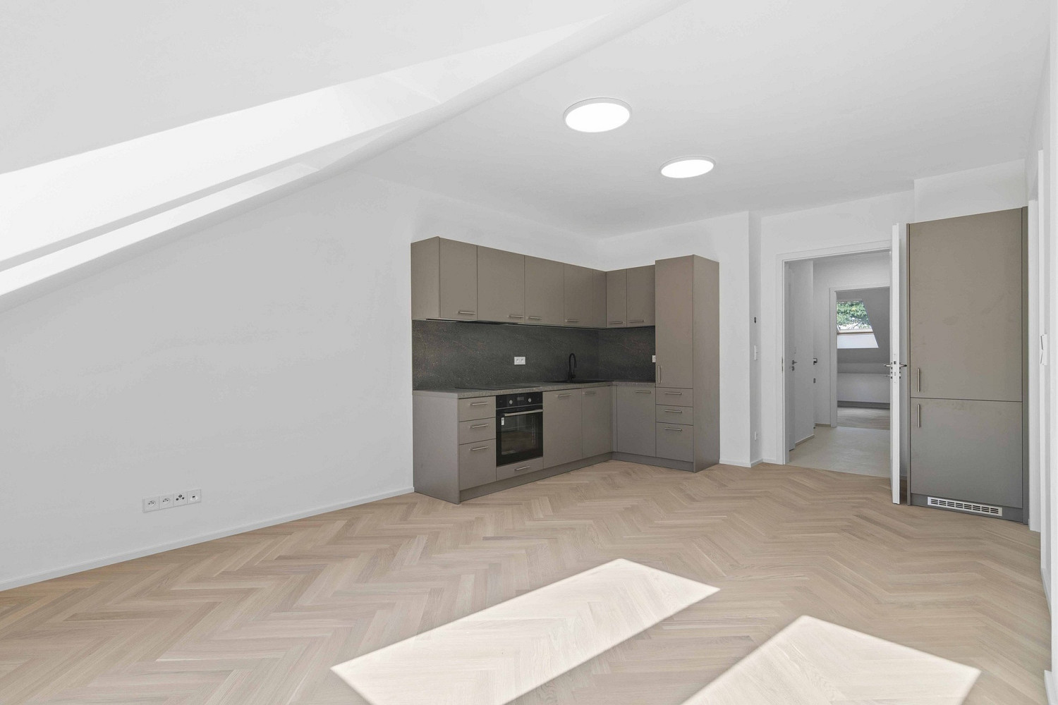 Pronájem bytu 3+kk 91 m² — photo 3