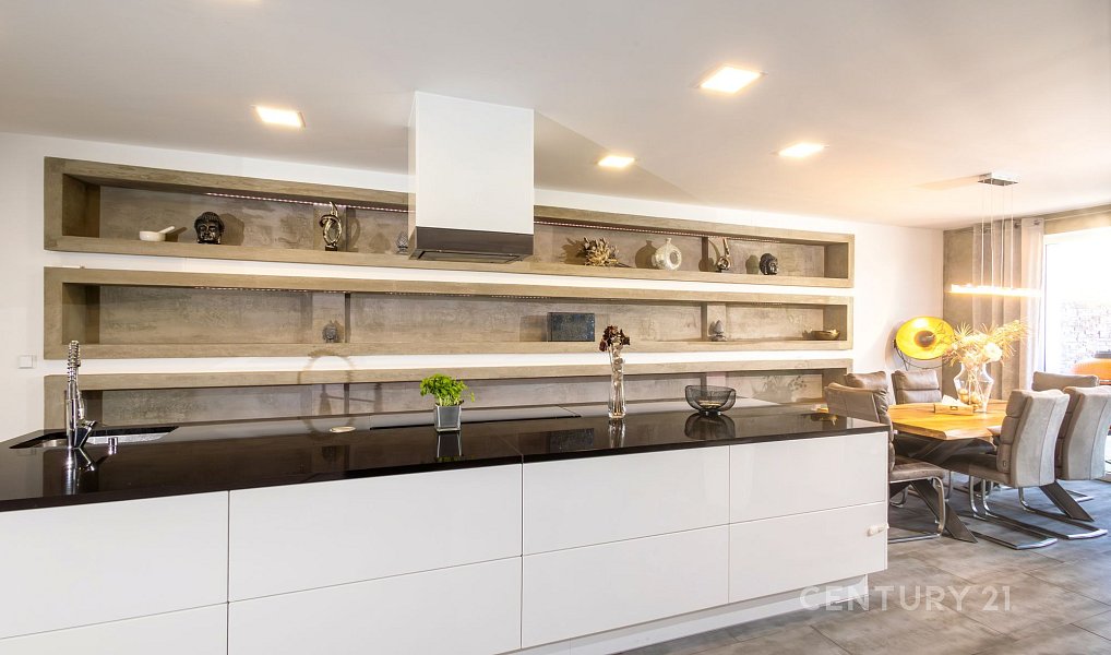 Prodej domu 181 m² s pozemkem 311 m², Kolín – náhled fotky 3