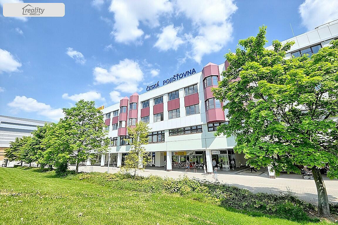 Pronájem kanceláře 2 800 m², Praha