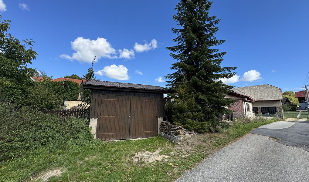 Prodej domu 150 m² s pozemkem 410 m², Dvory – náhled fotky 8