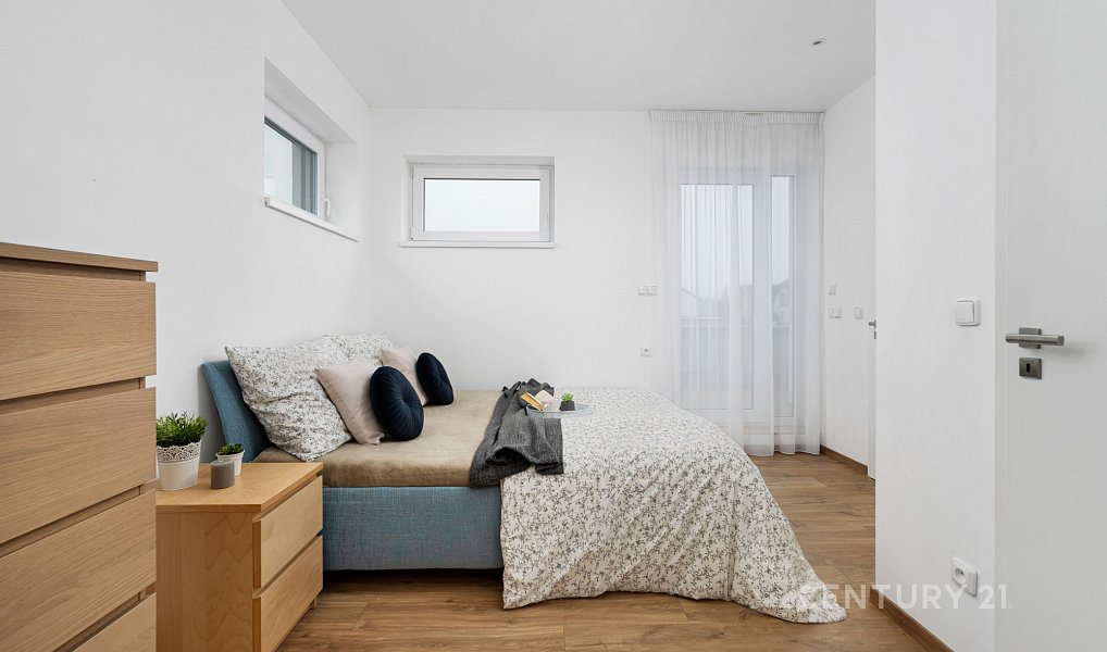 Prodej domu 172 m² s pozemkem 612 m², Hajany – náhled fotky 12