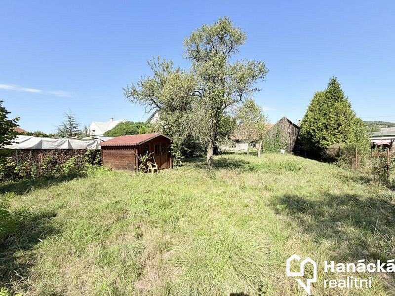 Prodej stavebního pozemku 946 m² – fotografie 5