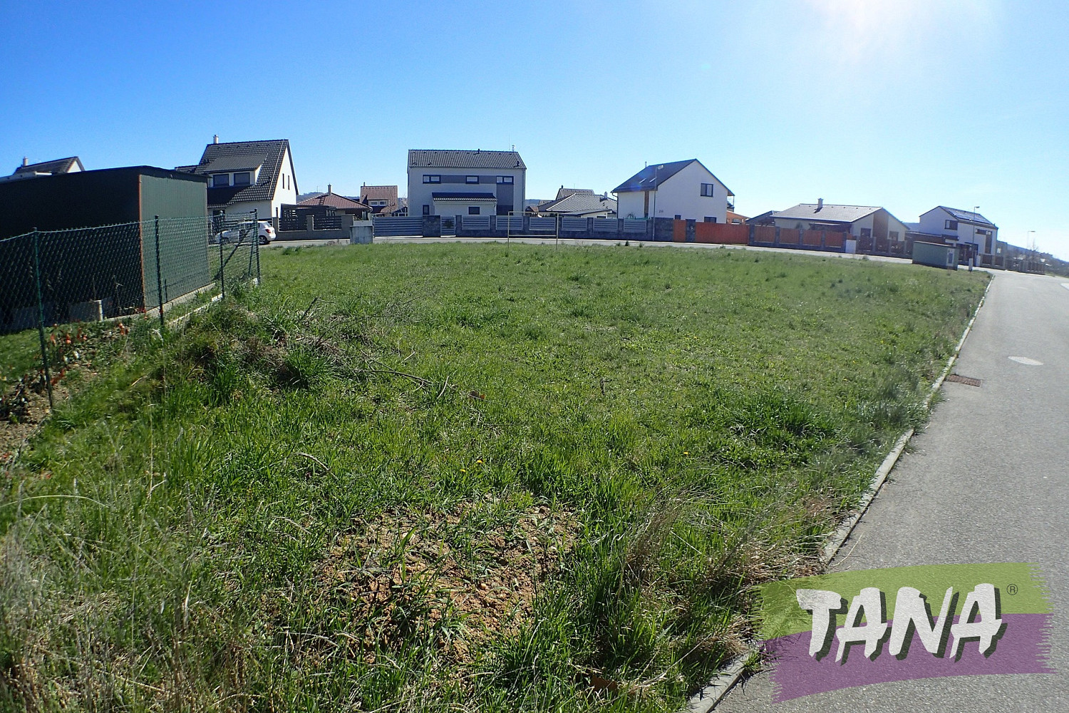 Prodej stavebního pozemku 674 m² – pohled 3