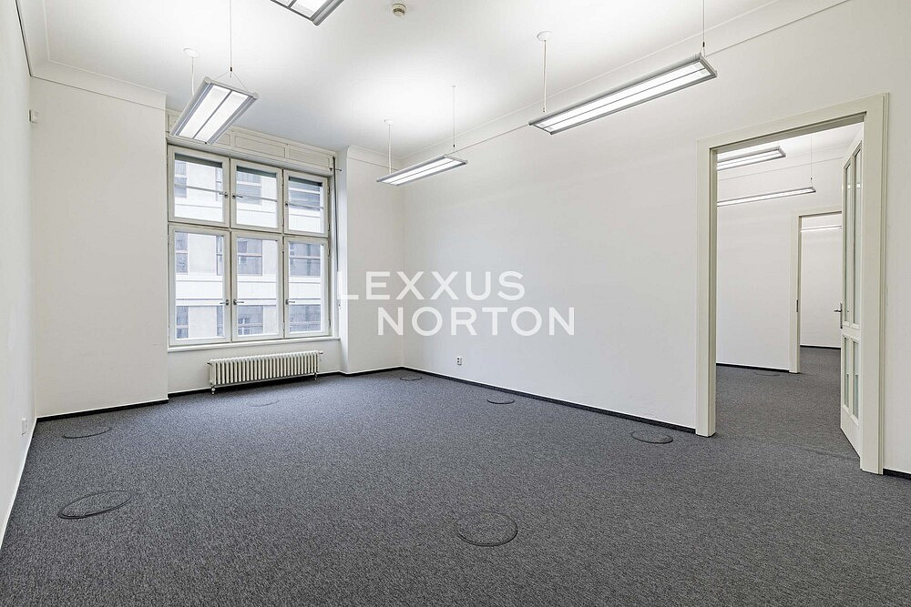 Pronájem kanceláře 560 m² — photo 5