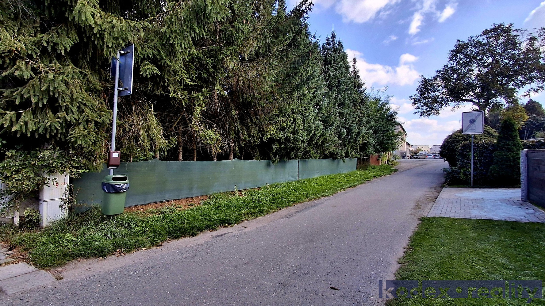 Prodej stavebního pozemku 599 m² – fotografie 2