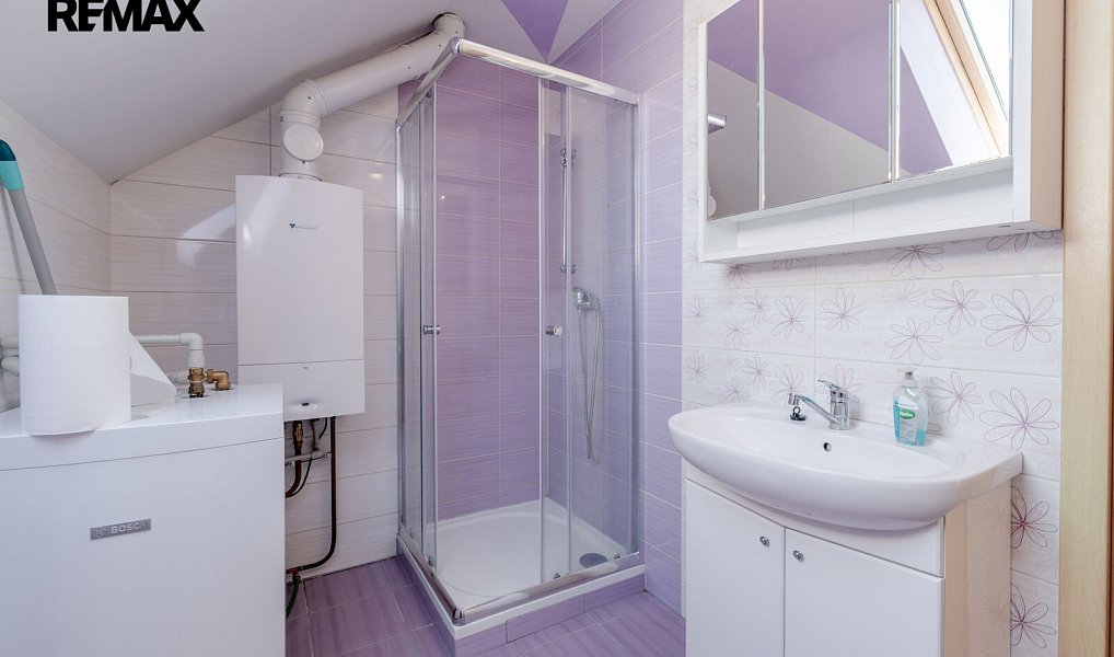 Prodej domu 230 m² s pozemkem 941 m², Kvasiny – náhled fotky 8
