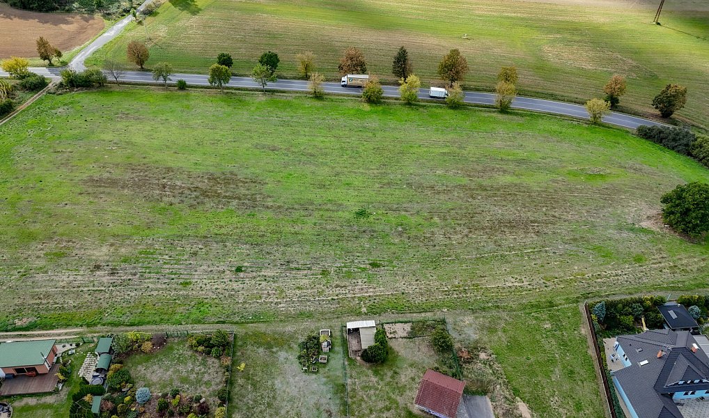 Prodej stavebního pozemku 856 m², Milín – náhled fotky 9