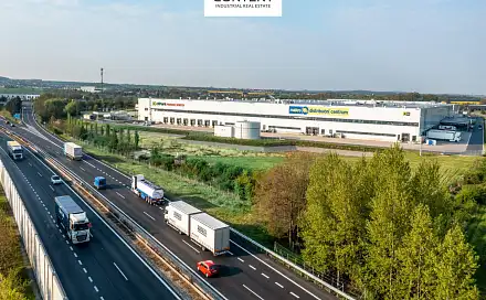 Pronájem výrobních prostor 8 204 m², Kozomín, okres Mělník