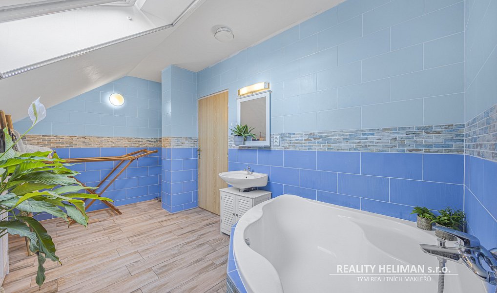 Prodej domu 393 m² s pozemkem 775 m², Líbeznice – náhled fotky 35
