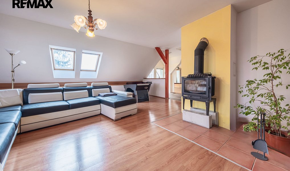 Prodej domu 350 m² s pozemkem 1 872 m², Spořice – náhled fotky 37