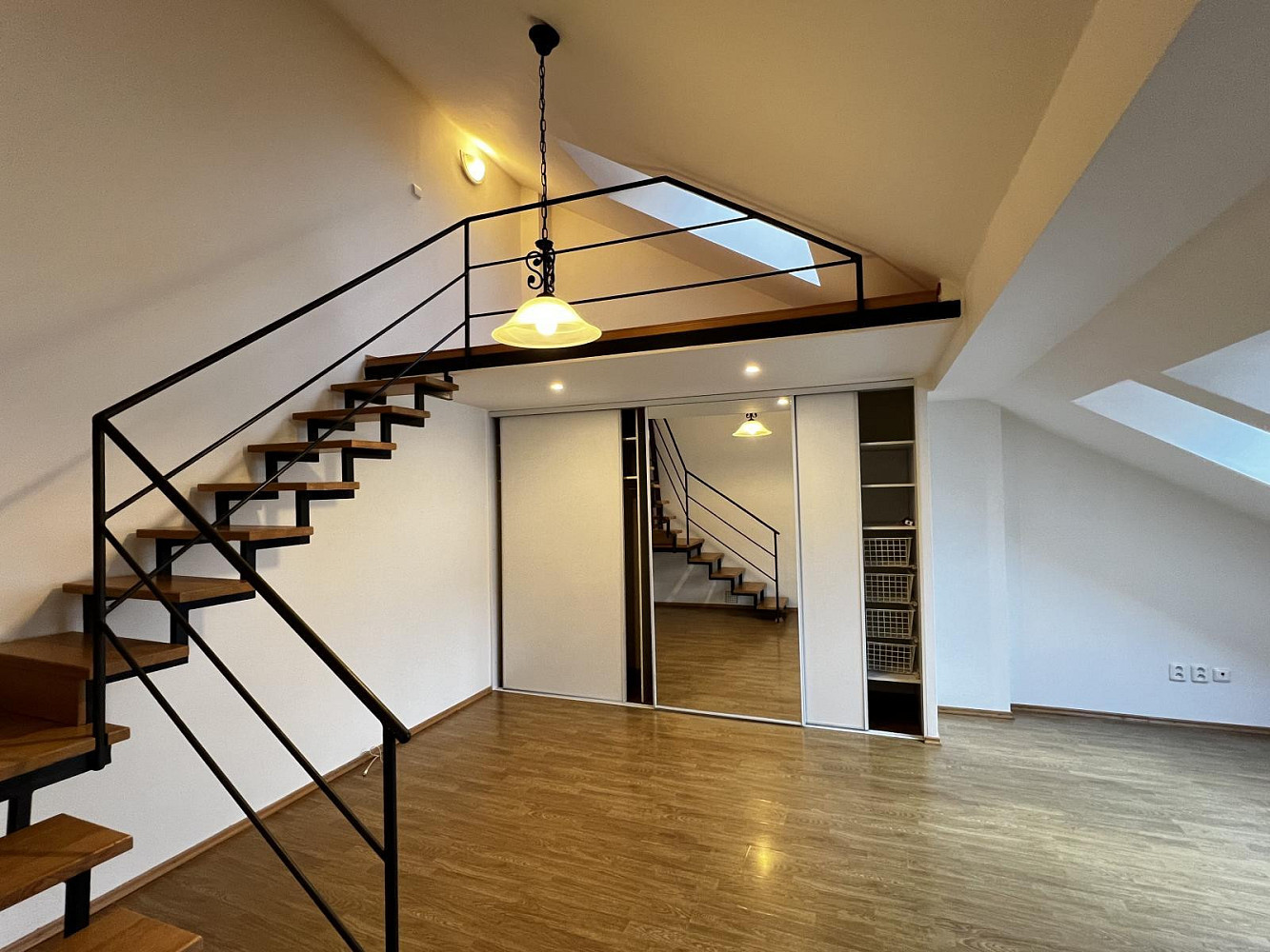 Pronájem bytu 1+kk 41 m² — photo 2