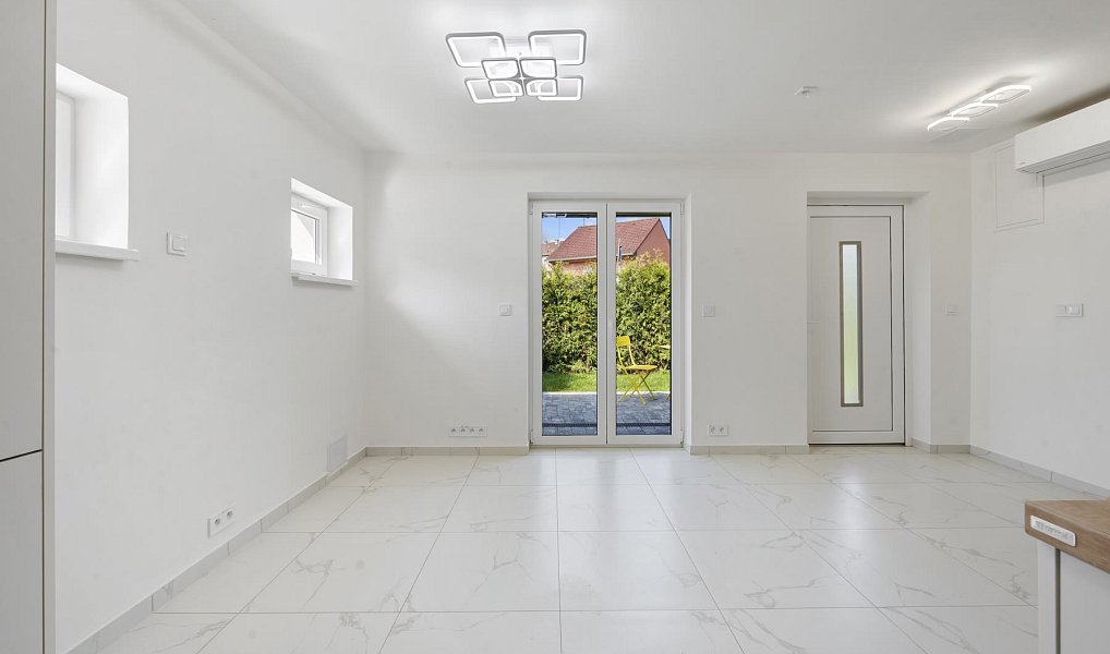 Prodej bytu 1+1 92 m², Čebín – náhled fotky 10