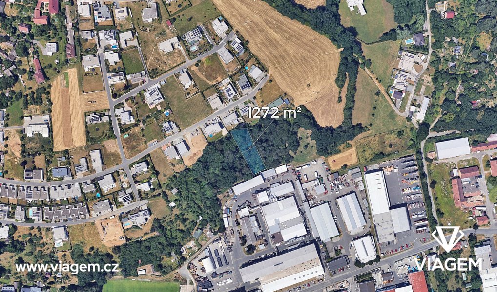 Prodej pole 1 272 m², Zlín – náhled fotky 2