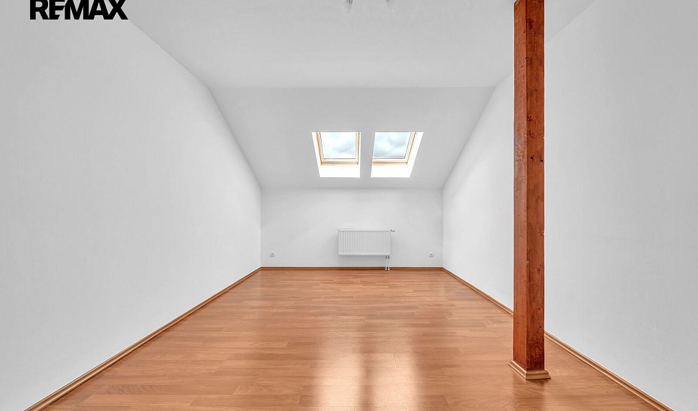 Prodej domu 285 m² s pozemkem 968 m², Šestajovice – náhled fotky 25