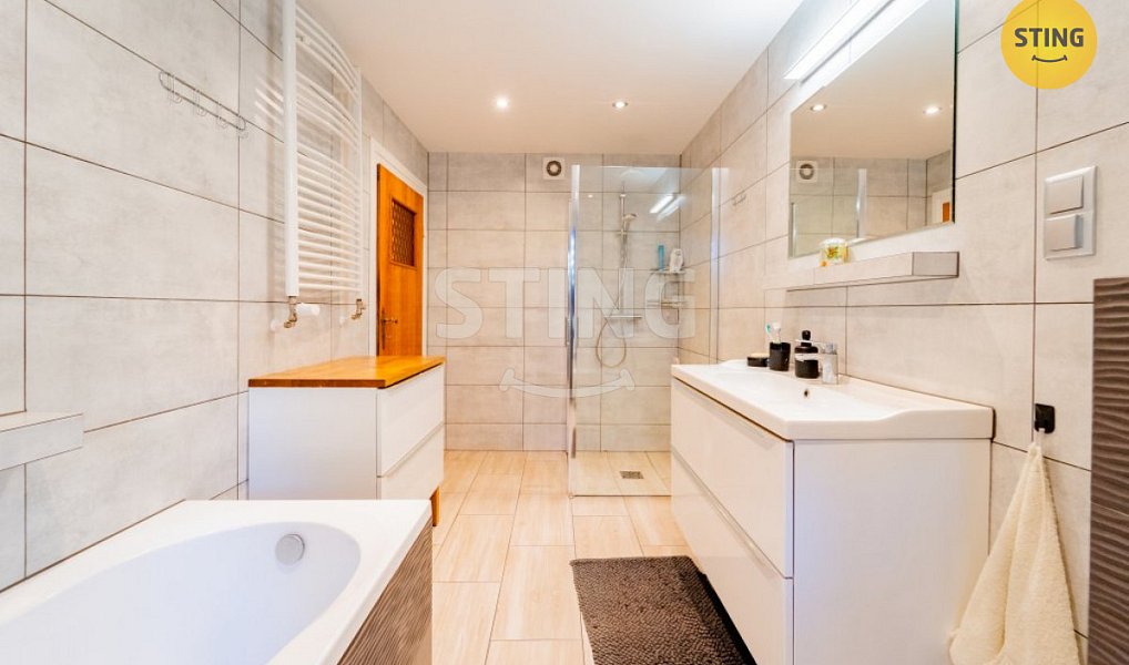 Prodej domu 410 m² s pozemkem 3 700 m², Holasovice – náhled fotky 22