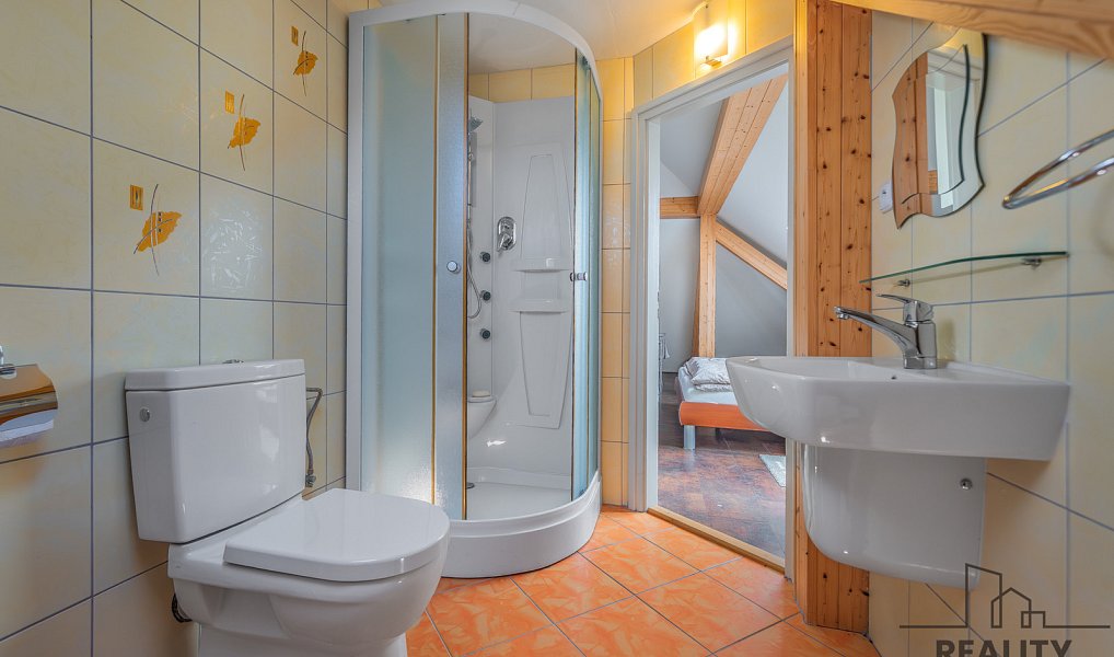 Prodej ubytovacího objektu 405 m², Šumná – náhled fotky 29