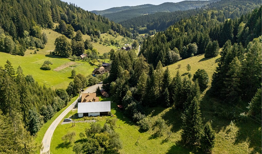 Prodej ubytovacího objektu 155 m², Karolinka – náhled fotky 25