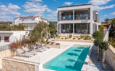 Prodej domu 675 m² s pozemkem 480 m², Rogoznica, Chorvatsko