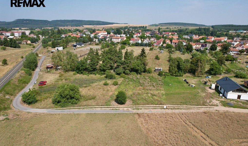 Prodej stavebního pozemku 1 268 m², Vroutek – náhled fotky 5