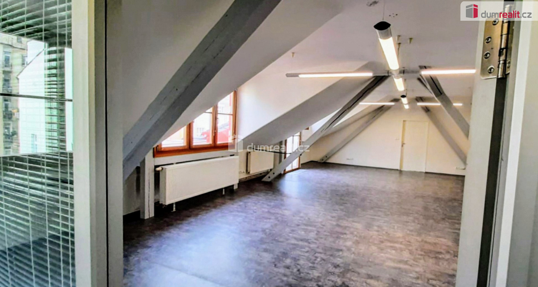 Pronájem kanceláře 120 m² — photo 2