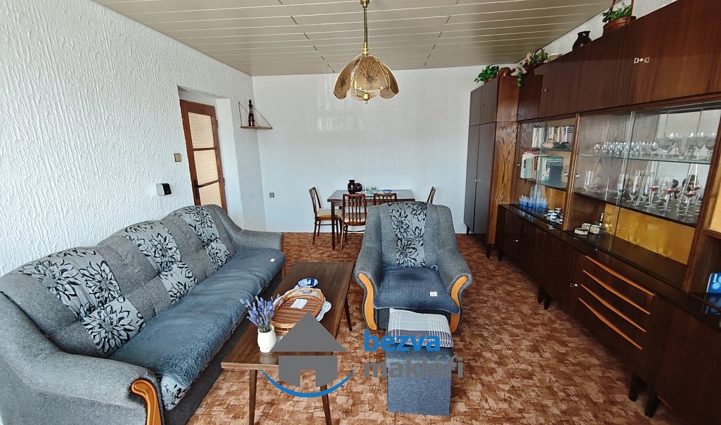 Prodej domu 213 m² s pozemkem 688 m², Chrast – náhled fotky 3