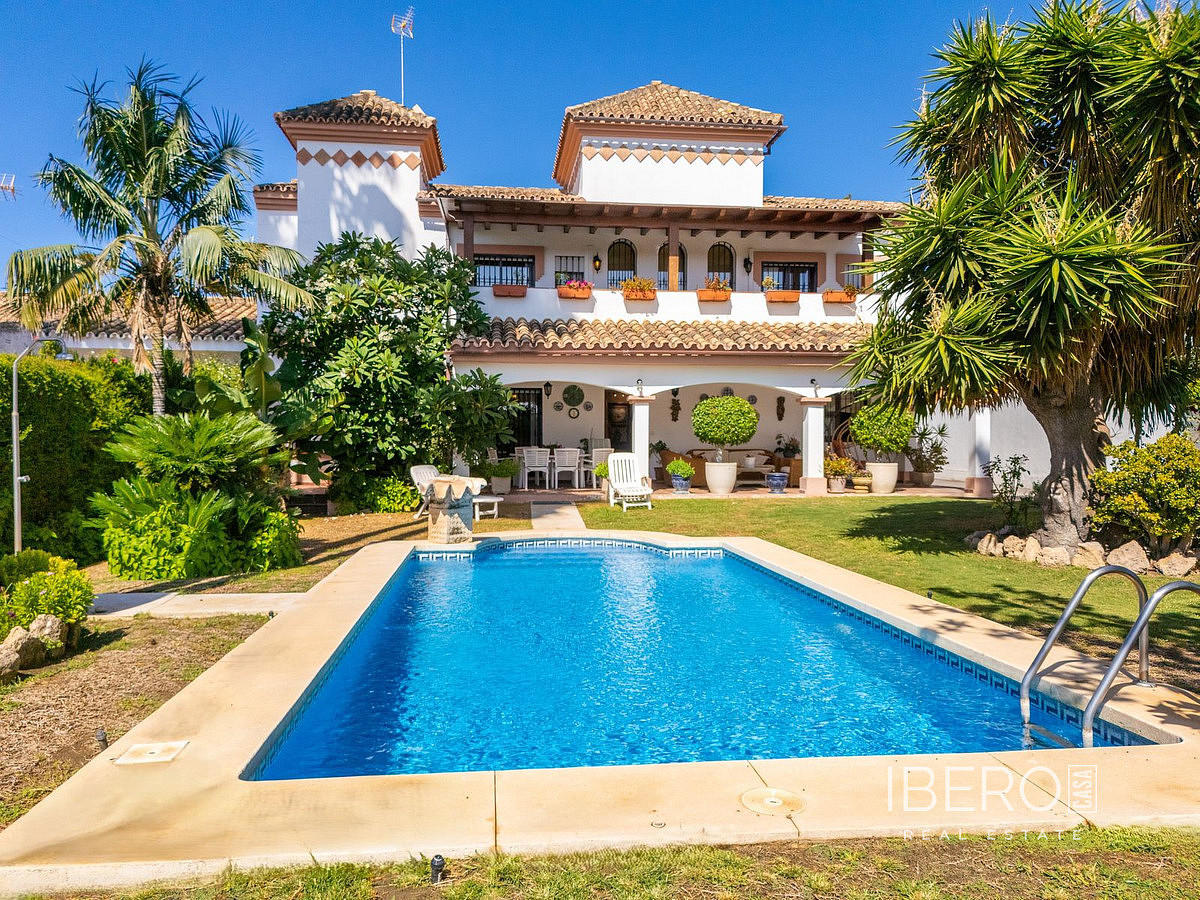 Casa 7+kk – Marbella, Nueva Andalucía - Vista 2
