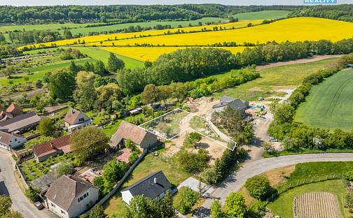 Prodej stavebního pozemku 890 m², Malíkovice - Čanovice, okres Kladno