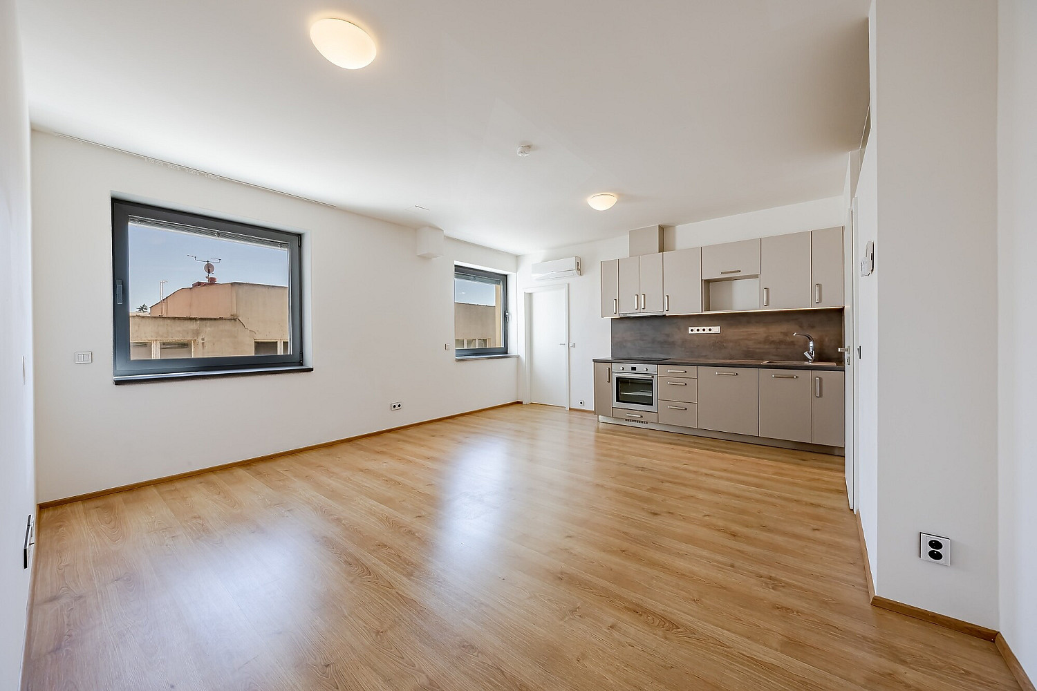 Pronájem bytu 3+kk 60 m² – fotografie 3