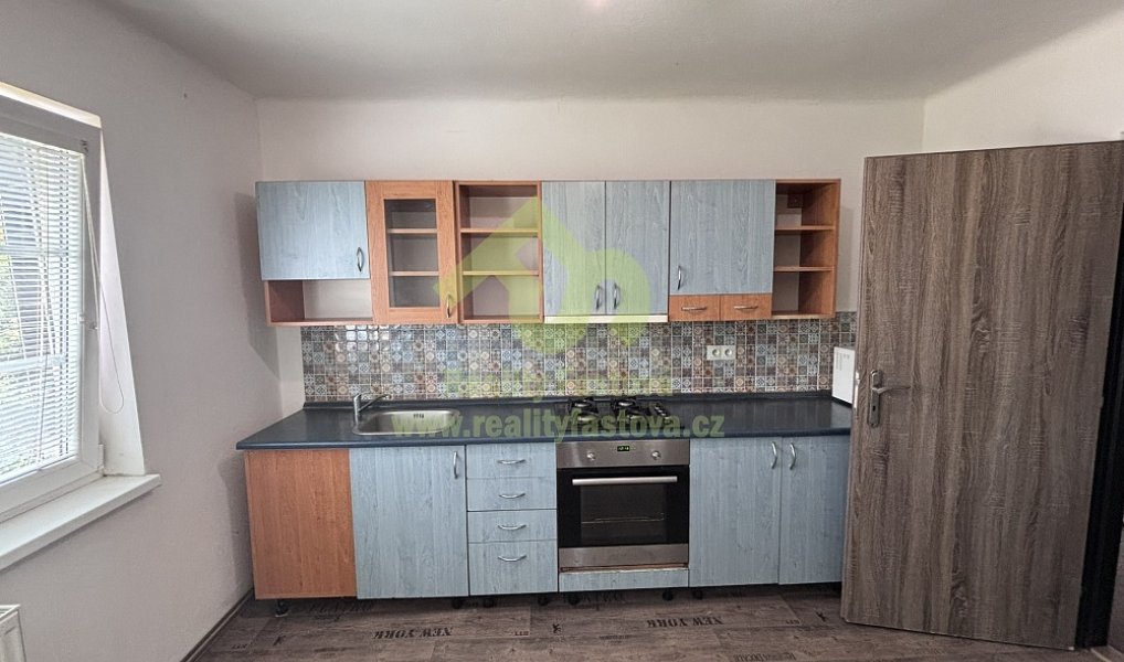 Prodej domu 228 m² s pozemkem 1 076 m², Rokycany – náhled fotky 28