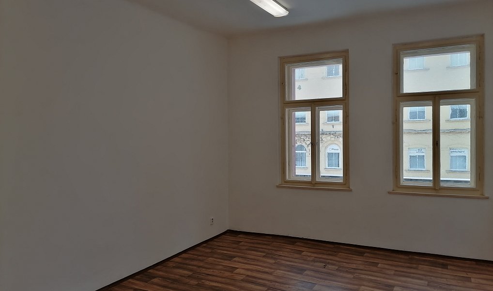 Pronájem kanceláře 41 m², Kladno – náhled fotky 4