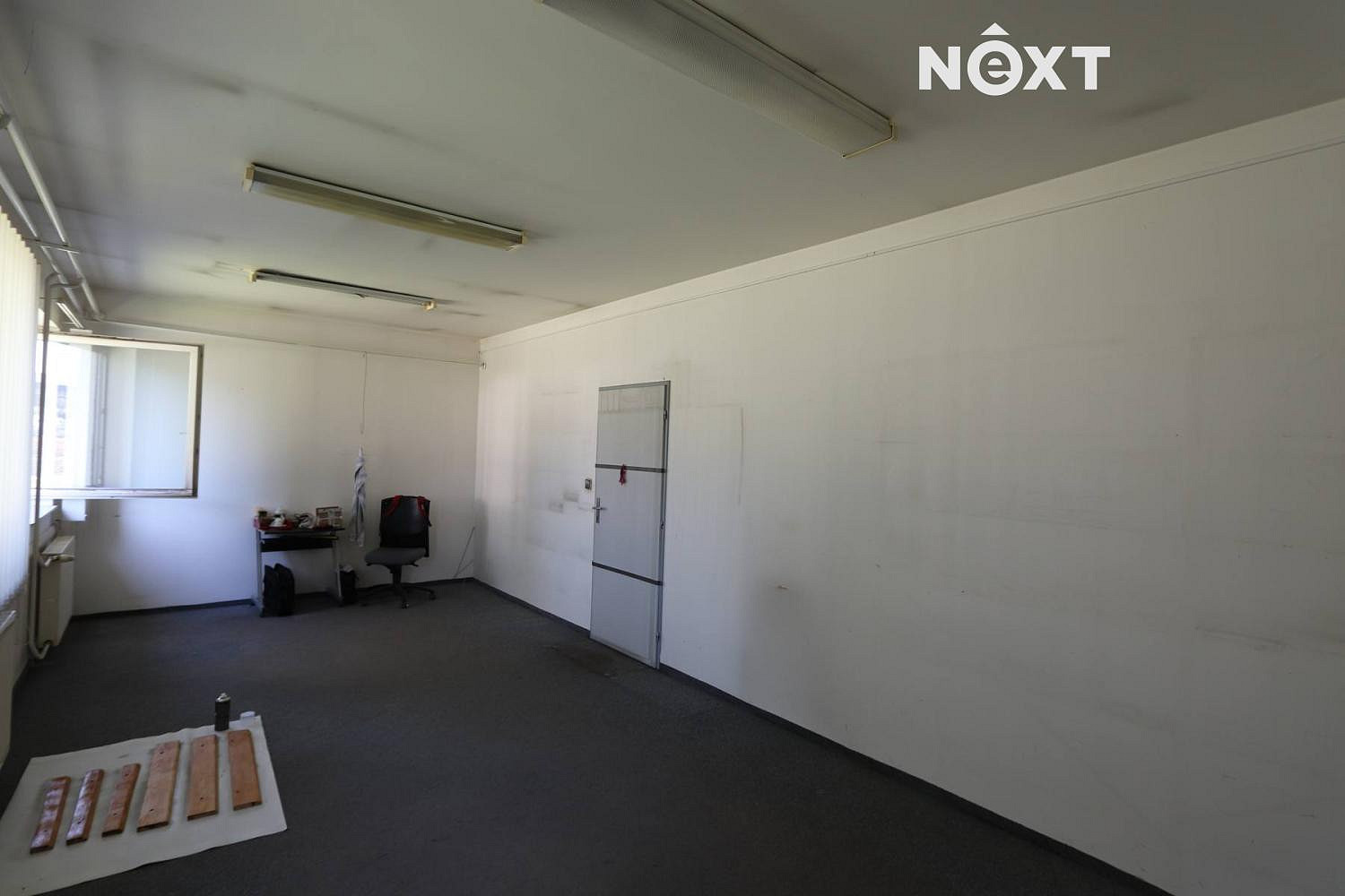 Pronájem kanceláře 278 m² — photo 2