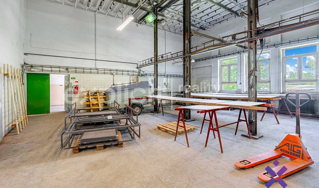 Prodej výrobních prostor 1 837 m², Šardice – náhled fotky 7