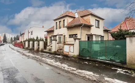 Prodej domu 225 m² s pozemkem 586 m², Mirovická, Praha 8 - Kobylisy