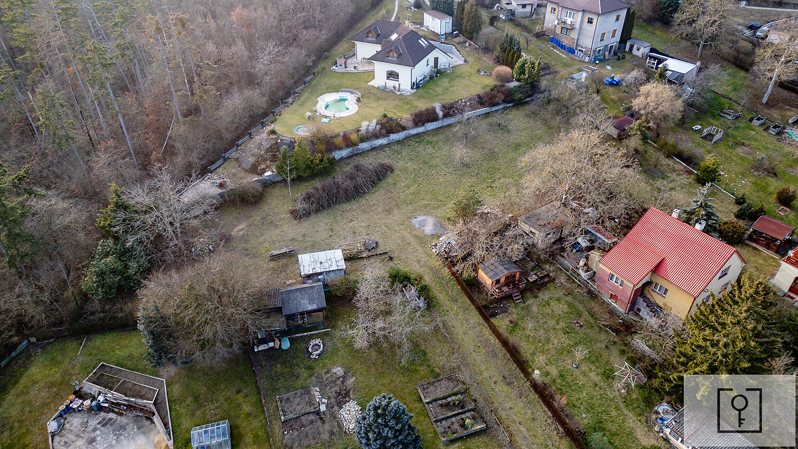 Prodej stavebního pozemku 1 748 m² — photo 2