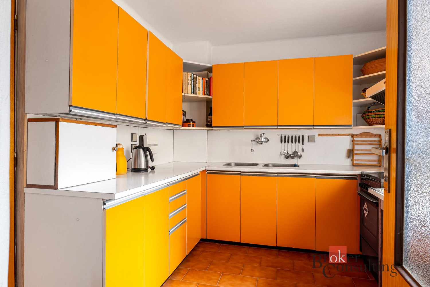 Prodej domu 273 m² s pozemkem 499 m² – fotografie 2