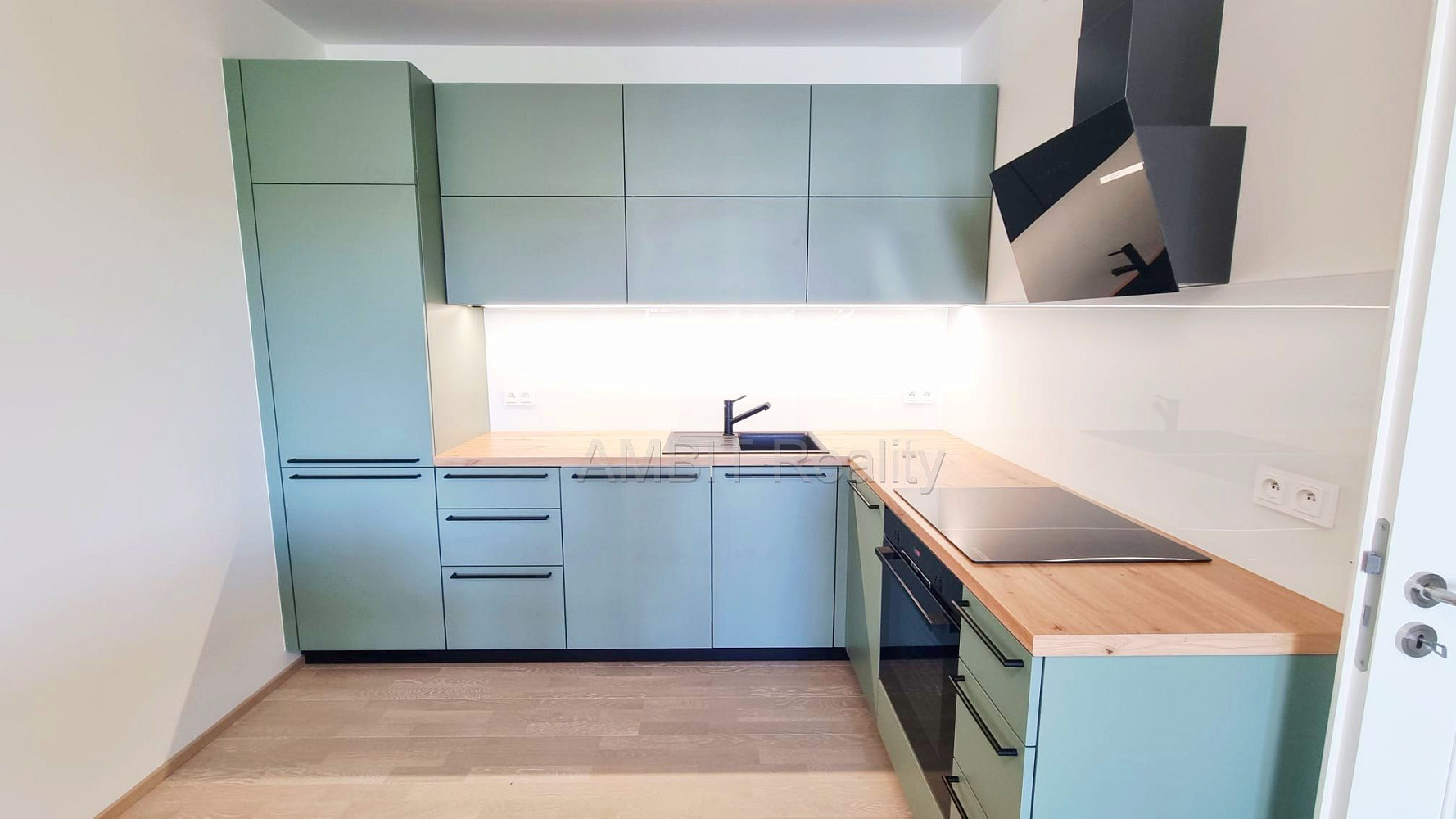 Pronájem bytu 2+kk 58 m² — photo 2