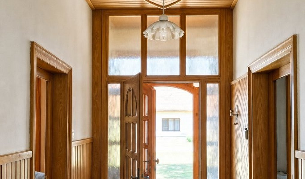 Prodej domu 350 m² s pozemkem 1 963 m², Ivaň – náhled fotky 5
