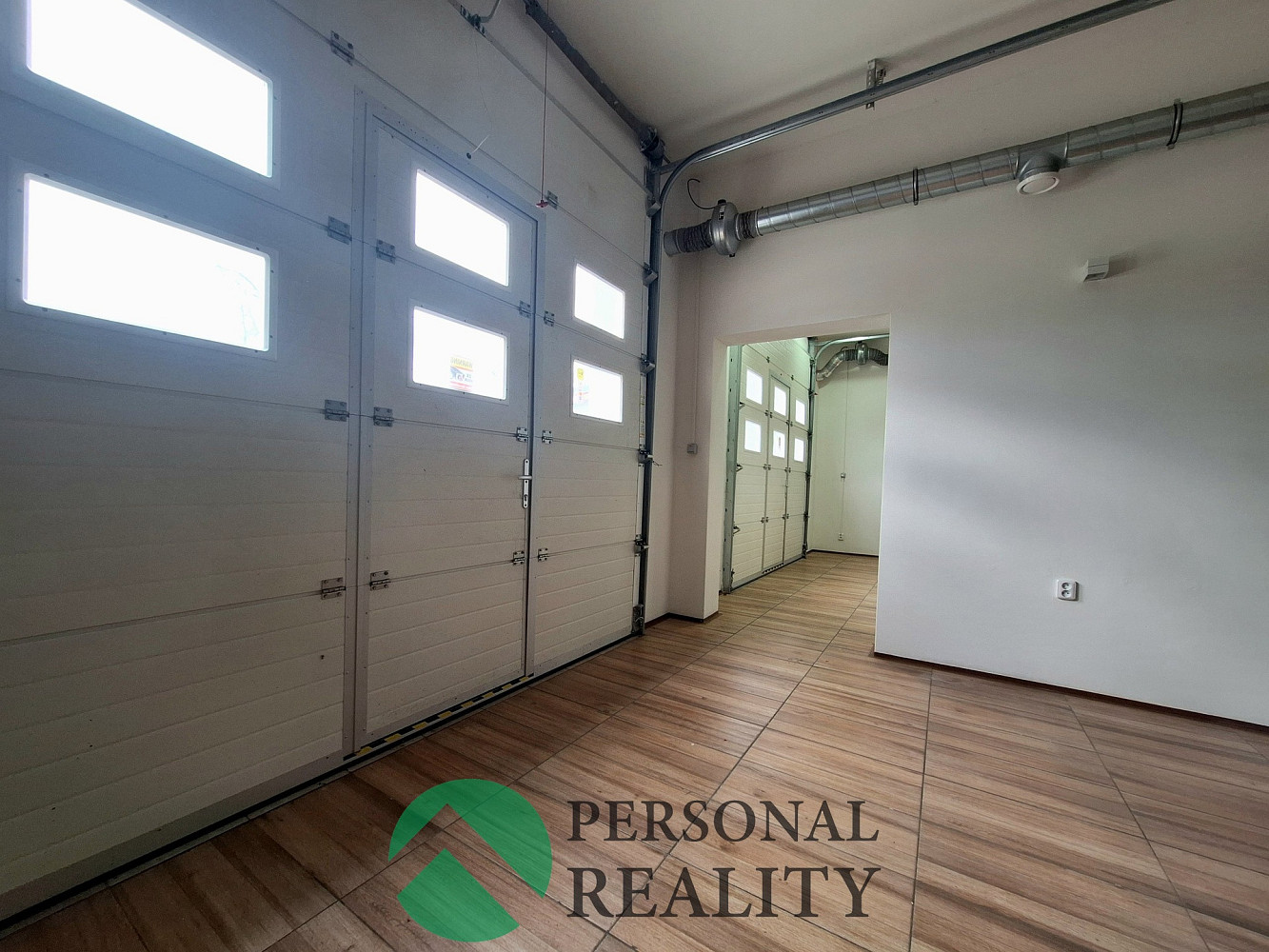 Pronájem obchodních prostor 65 m² – fotografie 3