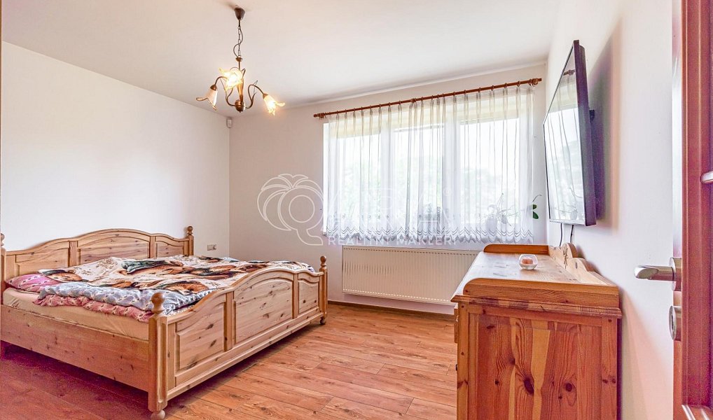 Prodej domu 209 m² s pozemkem 1 132 m², Zlosyň – náhled fotky 11