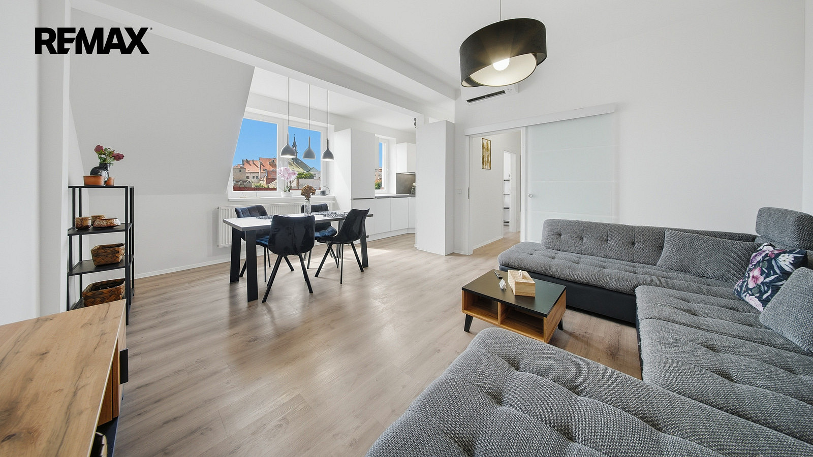 Pronájem bytu 4+kk 85 m²