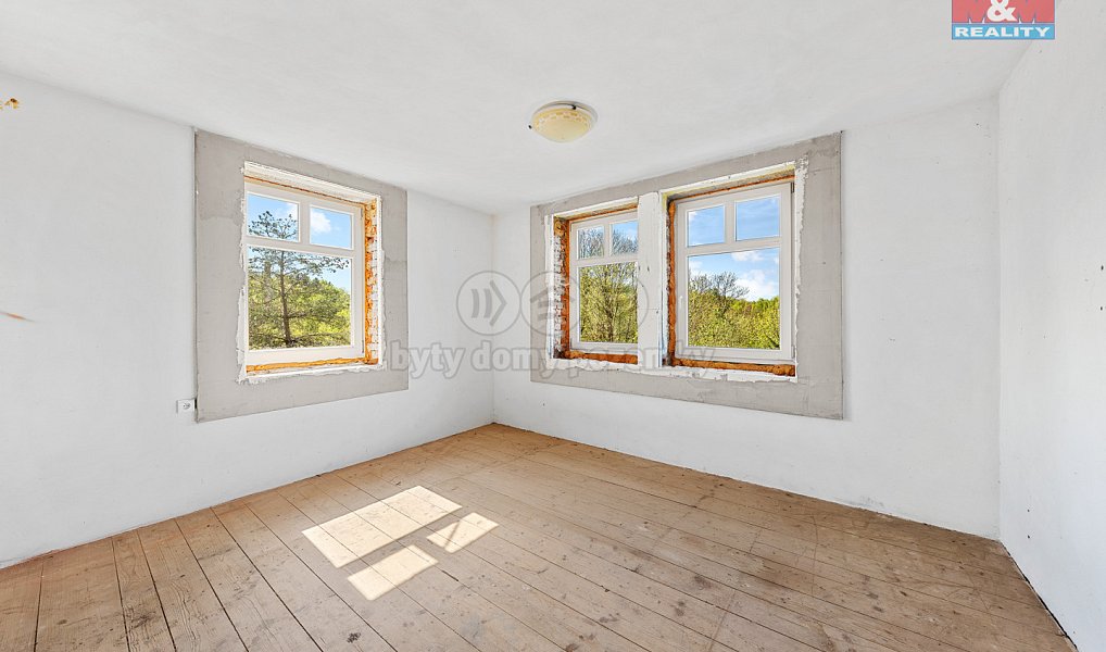 Prodej domu 140 m² s pozemkem 1 102 m², Staré Křečany – náhled fotky 9