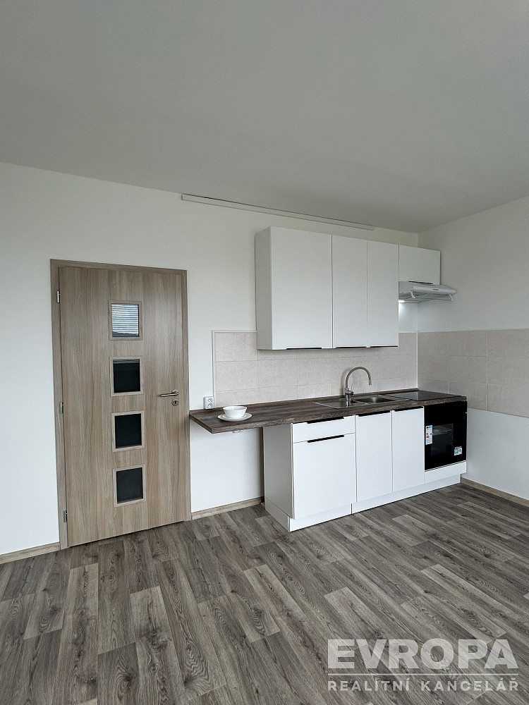 Pronájem bytu 2+kk 40 m² — photo 3