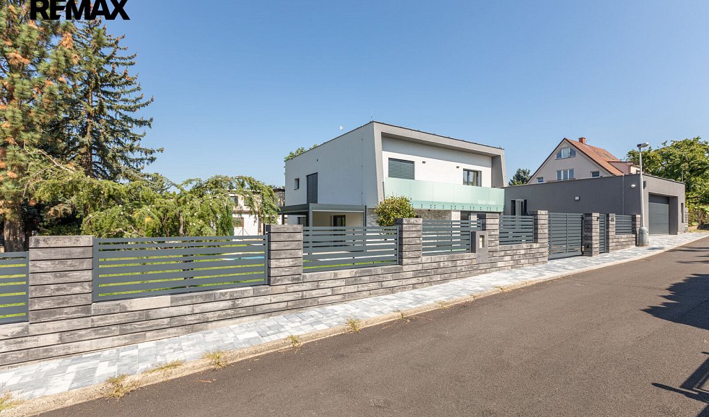 Prodej domu 244 m² s pozemkem 810 m², Praha – náhled fotky 42