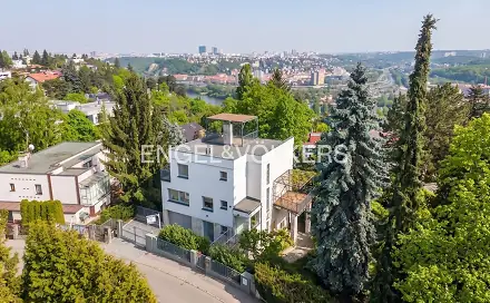 Prodej domu 318 m² s pozemkem 747 m², Filmařská, Praha 5 - Hlubočepy