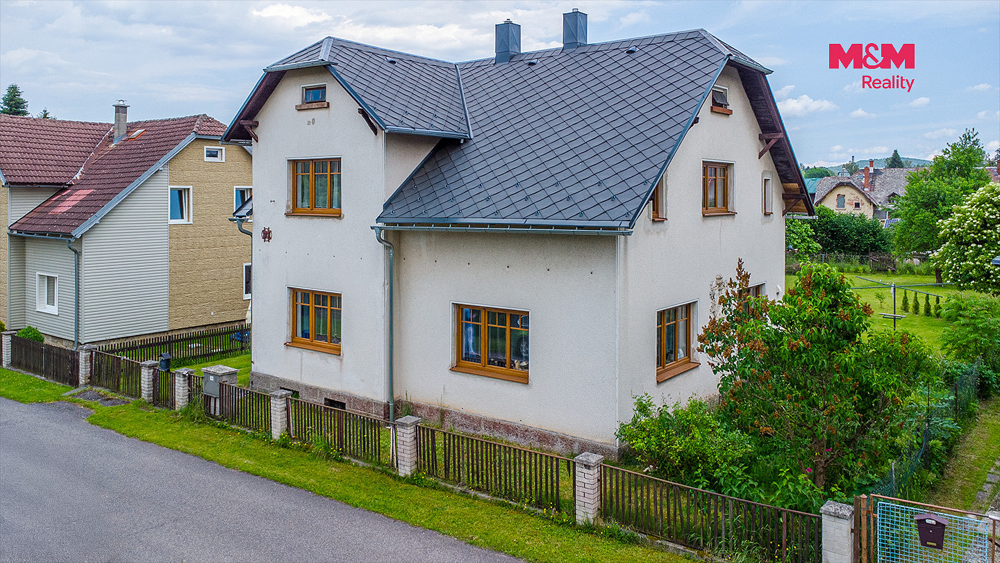Prodej domu 200 m² s pozemkem 968 m² — photo 2