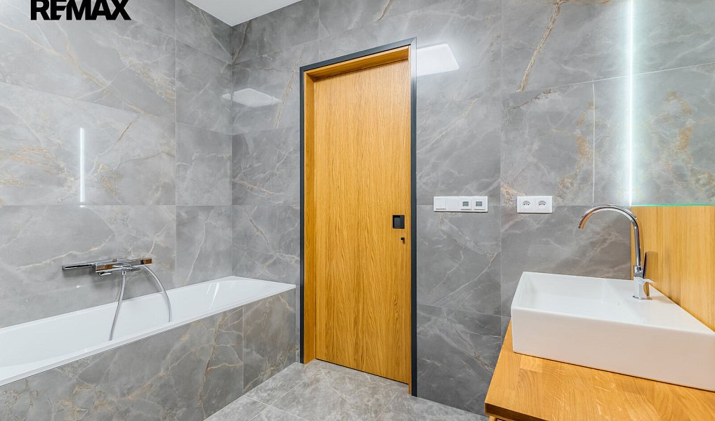 Prodej bytu 2+kk 92 m², Praha – náhled fotky 2