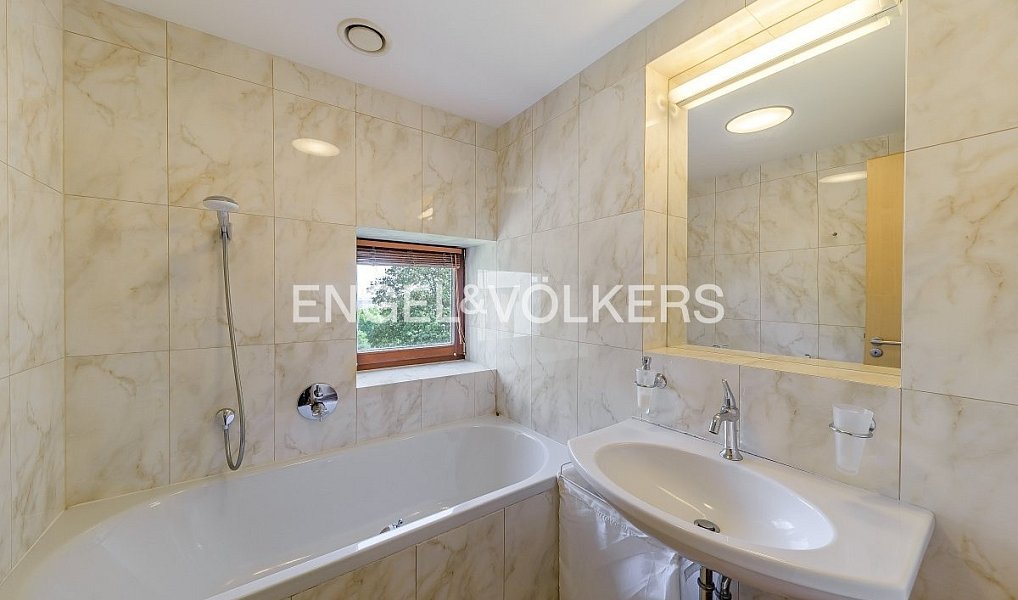 Pronájem bytu 2+kk 60 m², Praha – náhled fotky 9