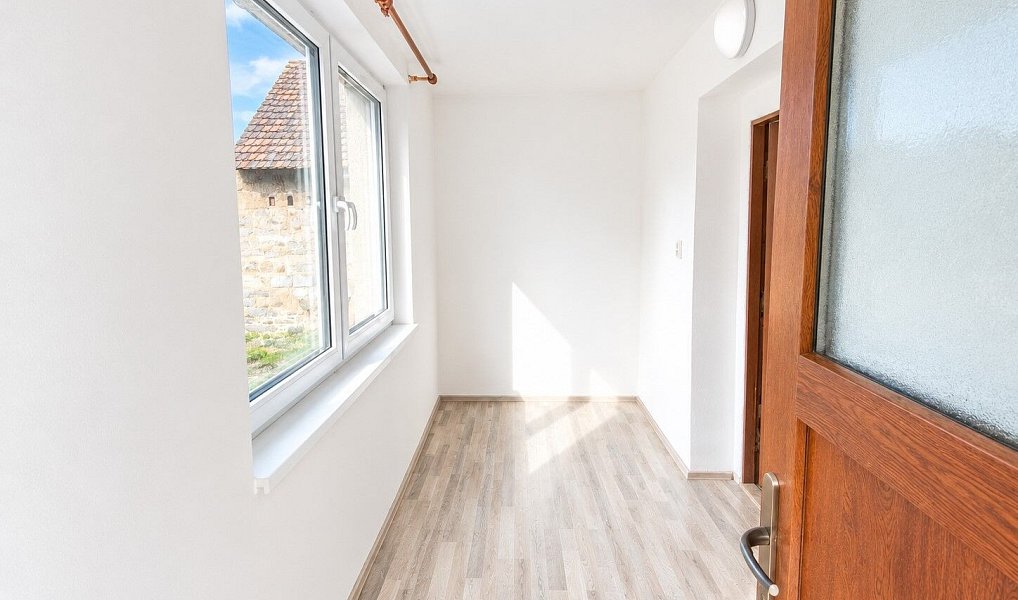 Pronájem domu 186 m² s pozemkem 1 018 m², Bezdědovice – náhled fotky 3
