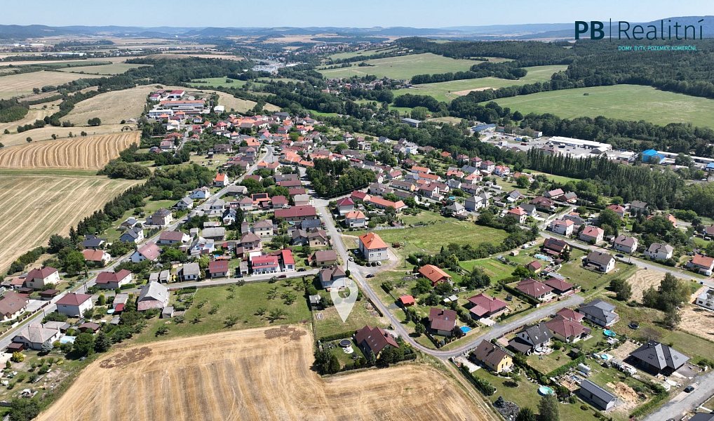 Prodej stavebního pozemku 860 m², Osek – náhled fotky 3